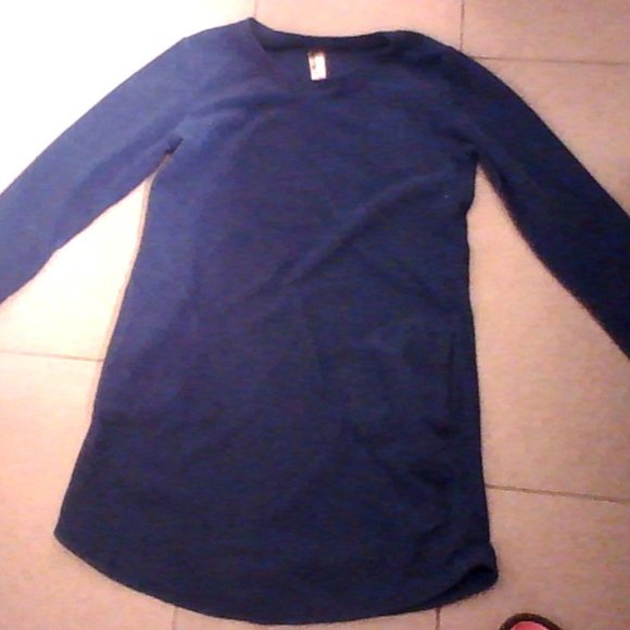 A dark blue nightgown - Picture 1 of 1